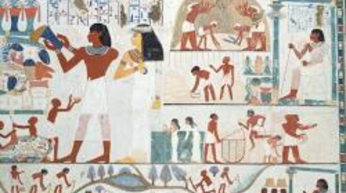 أنواع الفن المصري القديم النحت والرسم والنقوش والعمارة أنواع الفن المصري القديم النحت والرسم والنقوش والعمارة