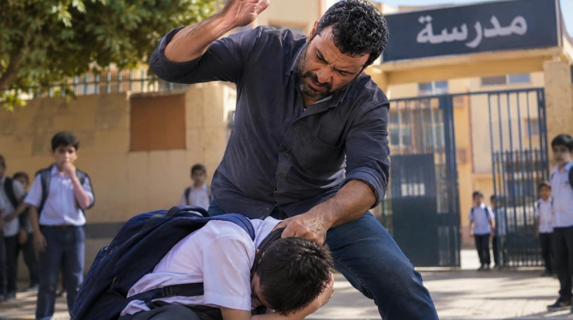 واقعة اعتداء على تلميذ أمام مدرسة في 6 أكتوبر